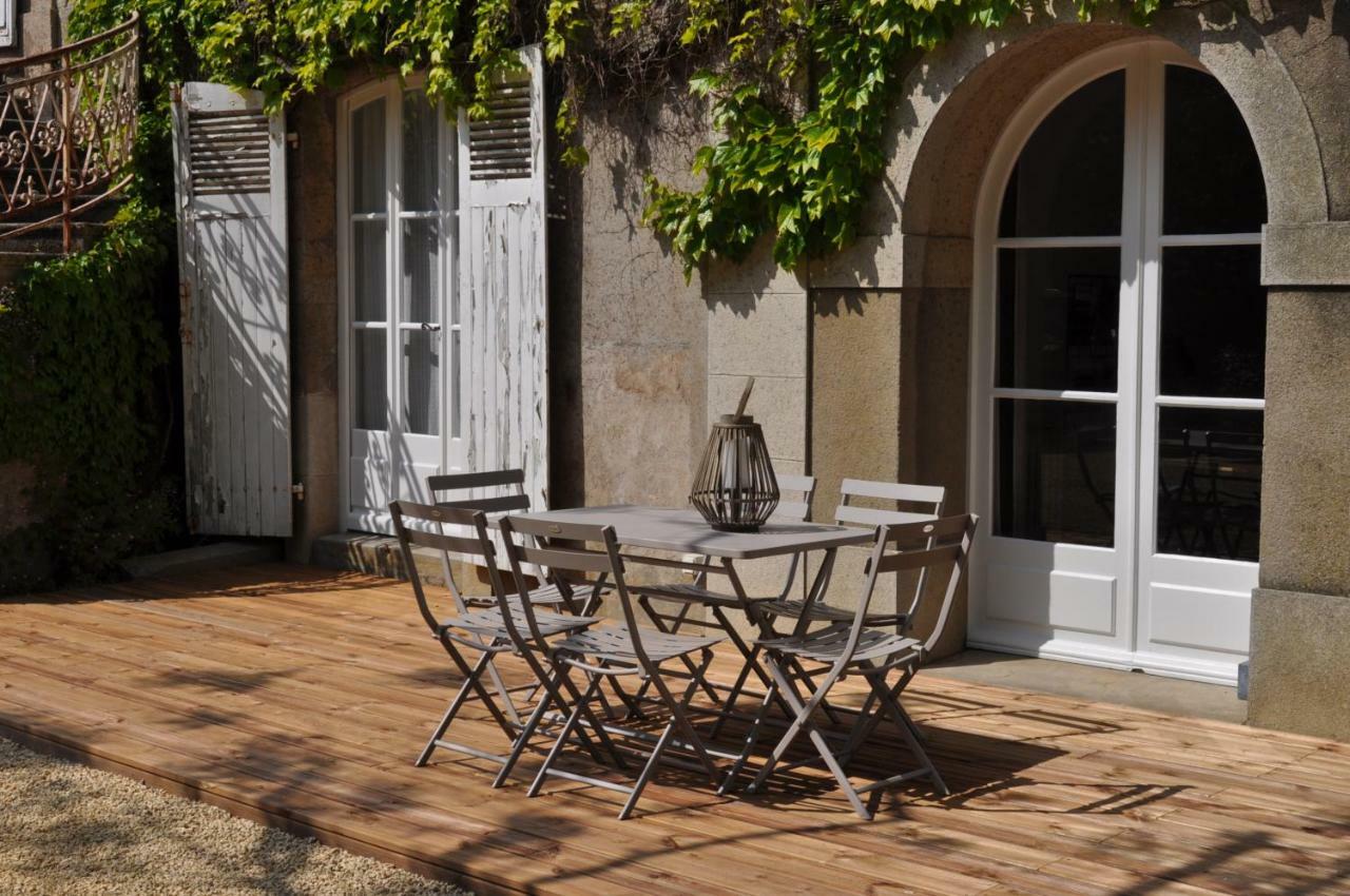Au Rez De Jardin Hotel Cholet Exterior foto