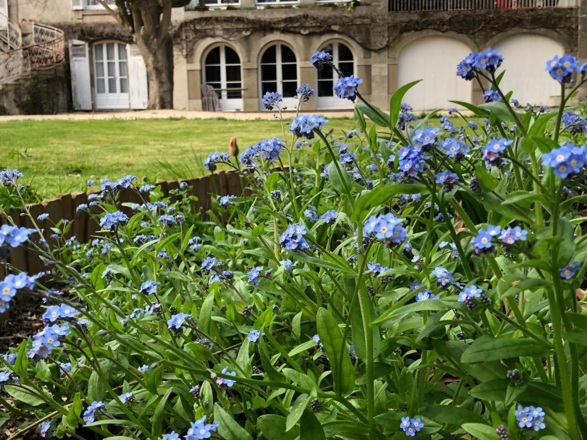 Au Rez De Jardin Hotel Cholet Exterior foto