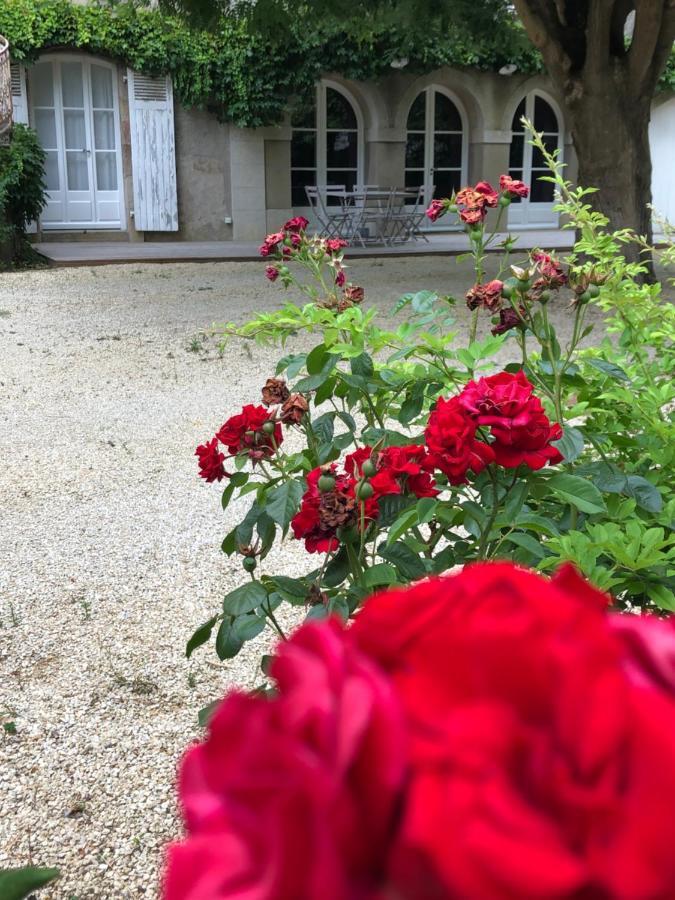Au Rez De Jardin Hotel Cholet Exterior foto